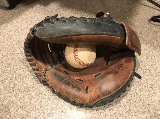 Rare Lefty Catchers Mitt