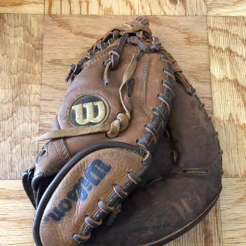 Wilson A800 Catchers Mitt (32”)