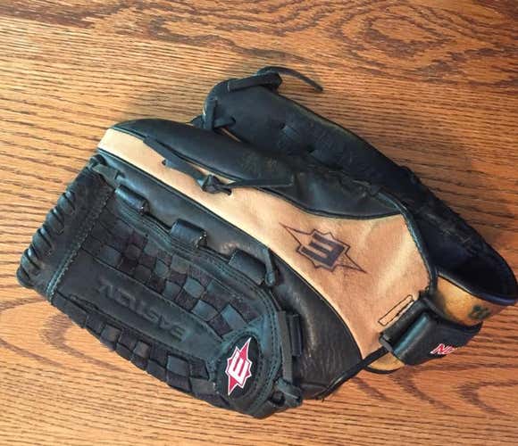 Easton Outfield Glove