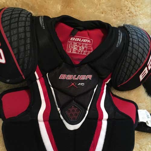Bauer X:40 Shoulder Pads Senior Small
