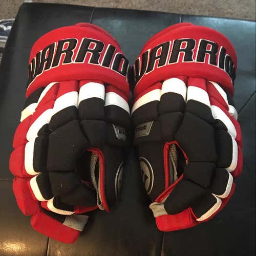 Limited Edition World Tour - Canada Edition Warrior Covert DT2 14” Gloves