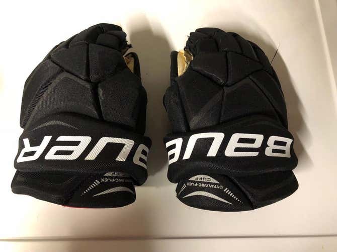 Bauer VAPOR X700 Gloves