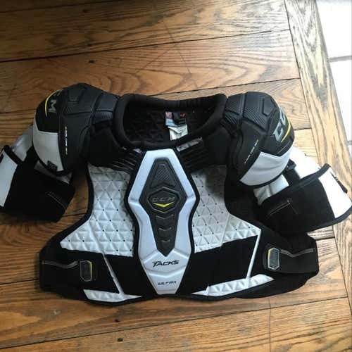 CCM ULTRA TACKS senior XL