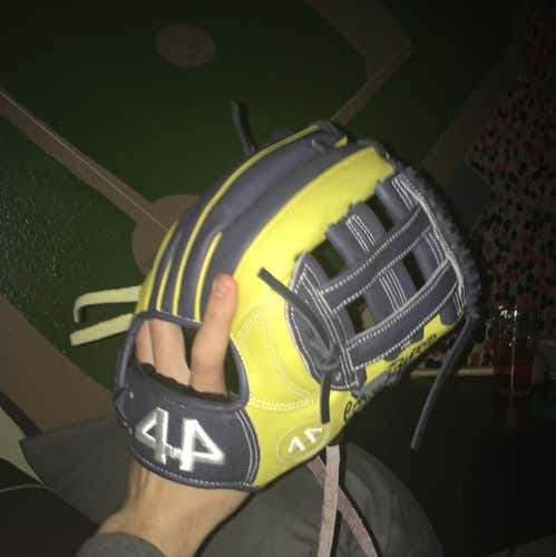 44 Pro Sig Series 11.5, Navy And Yellow