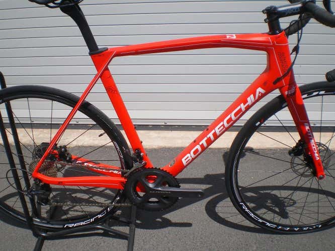 2017 Bottecchia T2 Doppia Road Bike size 51 (55.5 top) w/ Ultegra Disk