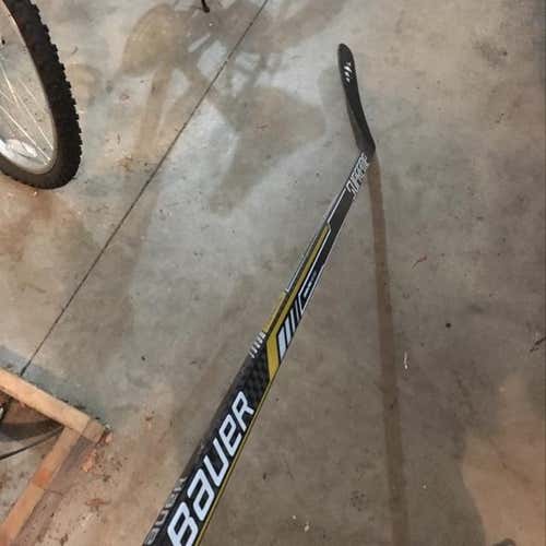 Bauer Team Stock Supreme Stick