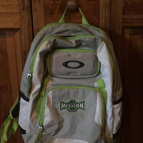Oakley Backpack Chicago Mission Coyote Style Backpack Gray And Lime Green