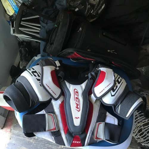 Ccm V08 Shoulder Pads