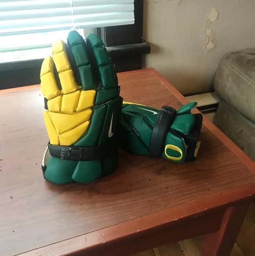 Oregon Lacrosse Nike Vapor Gloves