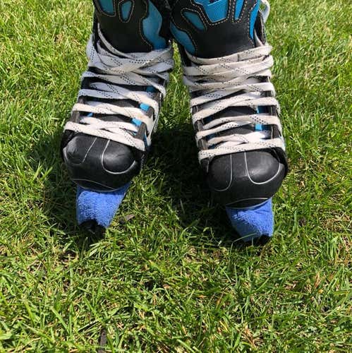 CCM Youth Skates