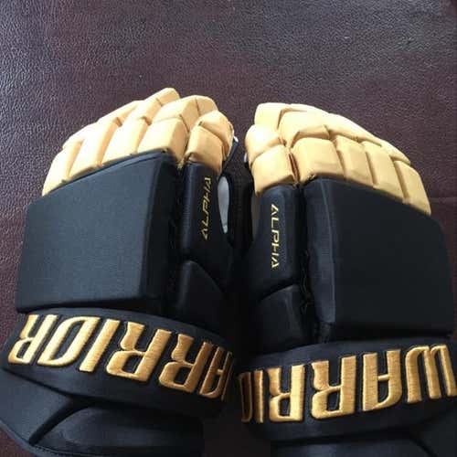 Warrior  Alpha QX Pro Stock Gloves - Vegas Black