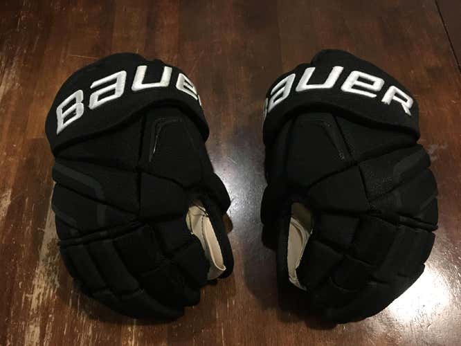 Bauer Vapor APX2 Pro Gloves Senior 13"