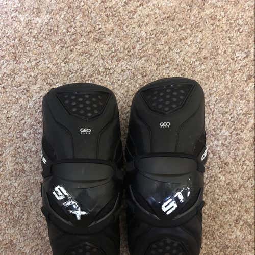 STX cell 3 III Arm Guards black