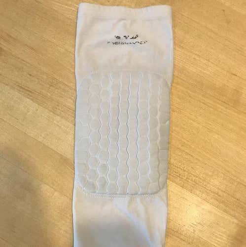 McDavid Hex Knee Sleeve