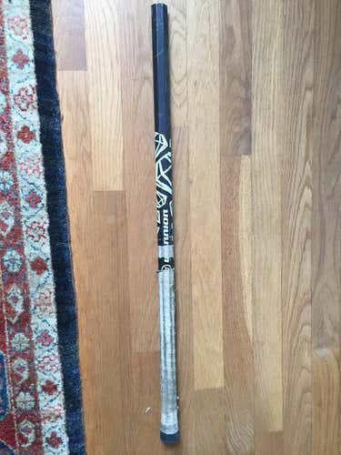 Black Warrior Diamond Lacrosse Shaft, Like New