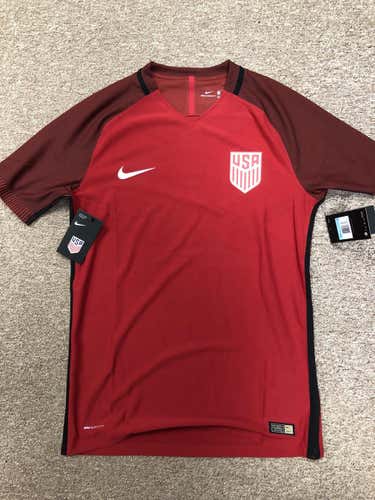BNWT Nike Red USA Jersey 2017