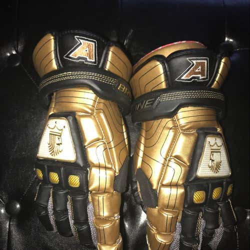 Custom Army Brine King Gloves Brand New