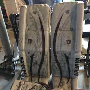 Vaughn V4 Goalie Leg Pads Senior - 34+2, blocker/trapper