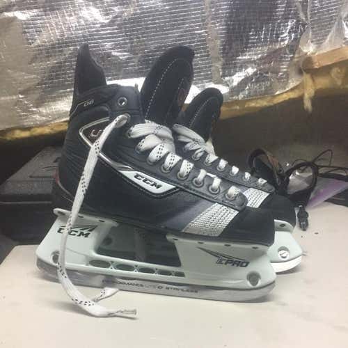 NEW CCM JUNIOR U+ 06 SKATES SIZE D 4.5