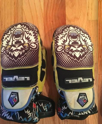 Level Race Mittens