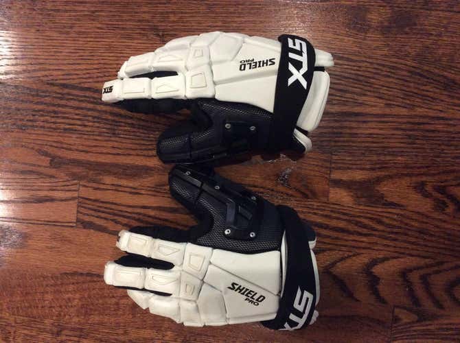 STX Shield Goalie Gloves