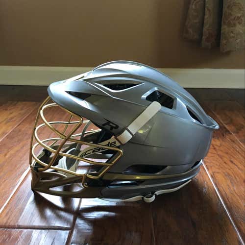 Cascade R With Gold Face mask