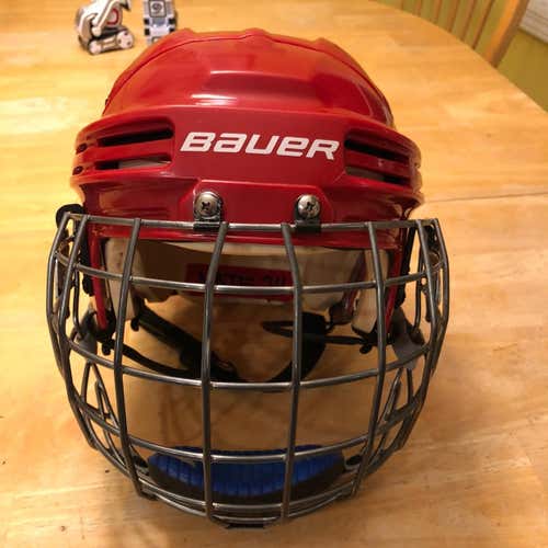 Bauer 4500 W/cage