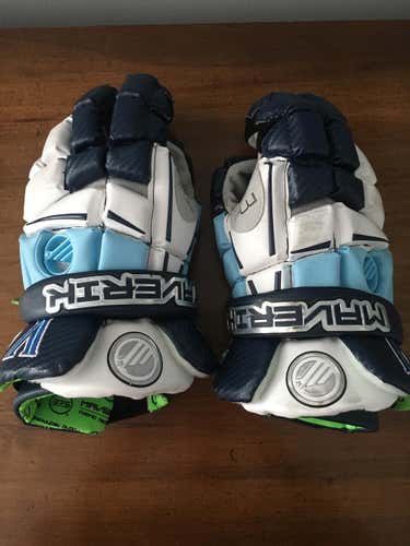 New Villanova Maverik M3 Gloves