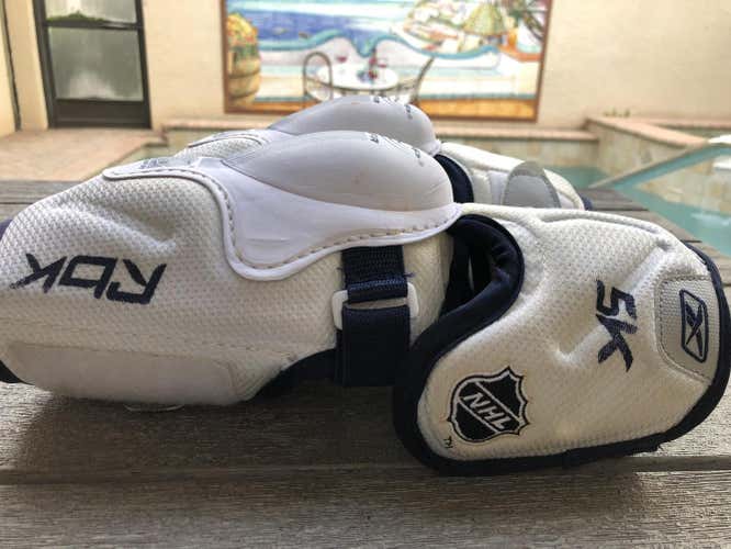 Lightly used Reebok Elbow Pads Size 4 (small) Jofa JDP