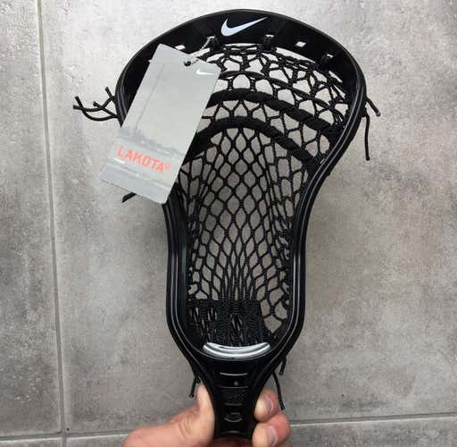 BNWT Nike Lakota U