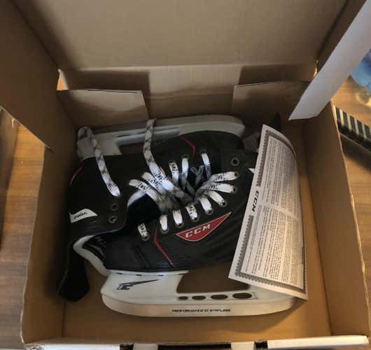 ccm rbz 40 junior hockey skates size 5 brand new in box