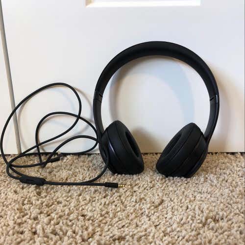 Beats Solo3 With Case