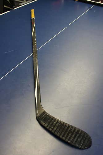 Easton Stick Righty Toe 76 - 80 Senior p28 curve