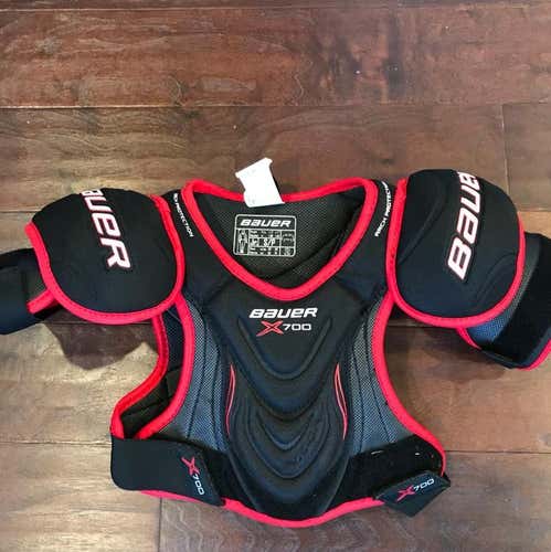 Bauer X700 Junior Small Shoulder Pads