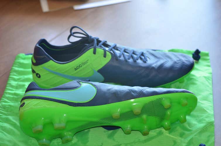 Like New Nike Tiempo Legend VI FG Costal Blue/Polarized Blue w/ Original Box and Bag