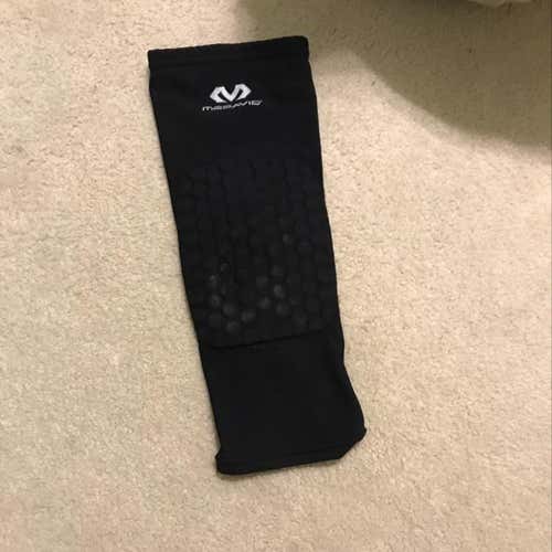 USED MC David Hex Knee Sleeve
