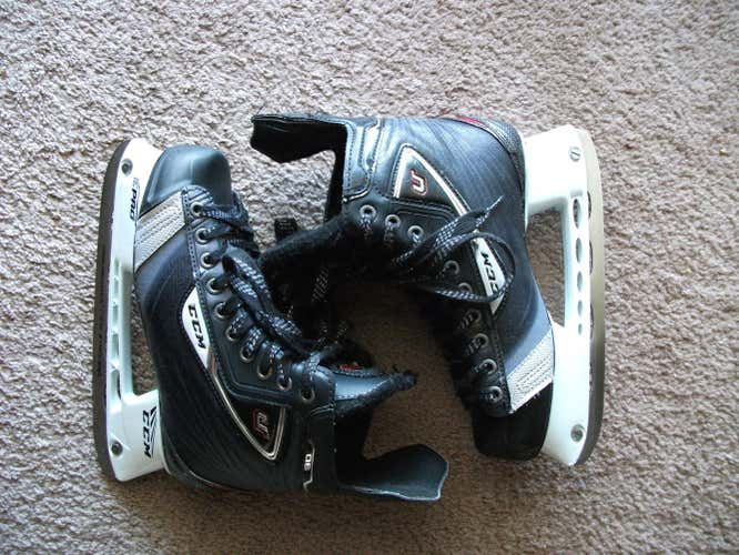 CCM U+ 06 Skates Junior Size 5.5 - Barely used