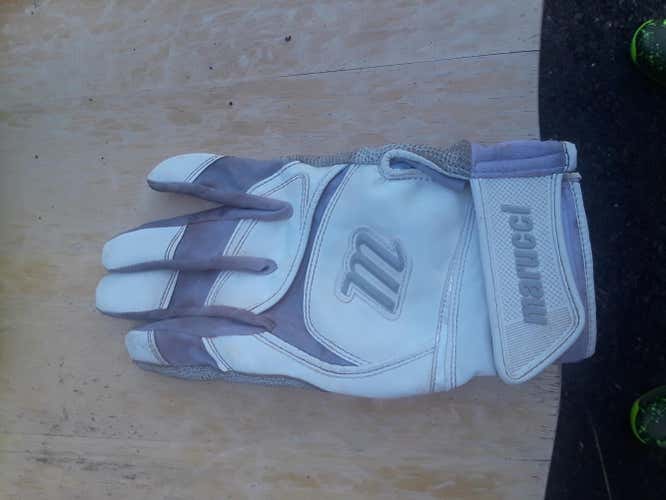 Marucci Batting Glove just the right glove only