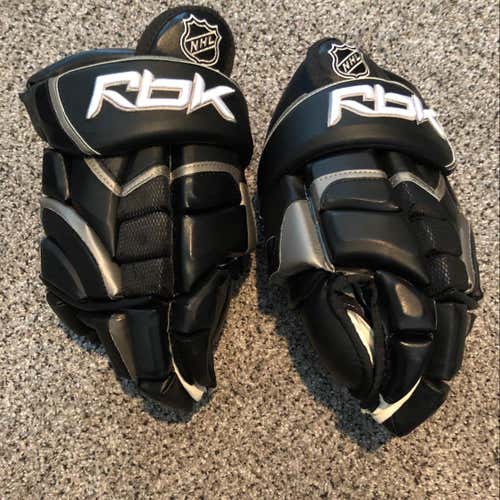 Brand New RBK 9k Gloves