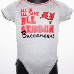 TAMPA BAY BUCCANEERS - NFL LOGO 1-PIECE BABY SUIT FOOTBALL 0-3 MTH SHORT SLEEVE