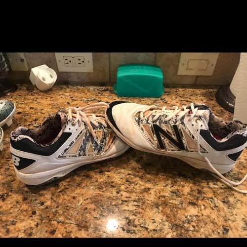 New Balance Baseball Cleats Size 9