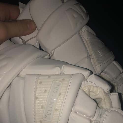 BN WHITE ADIDAS GLOVES