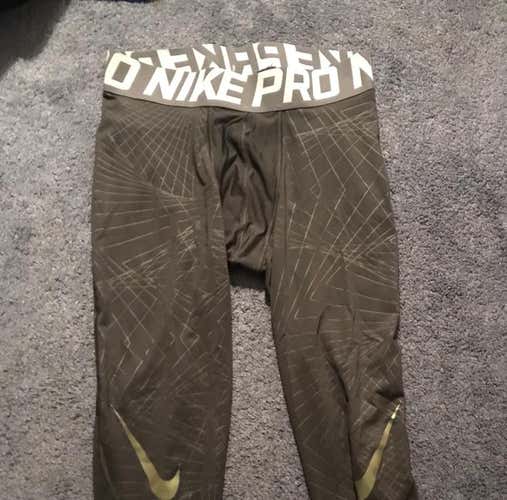 3/4 Nike Leggings