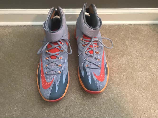 Nike Basketball Shoes Sz 11