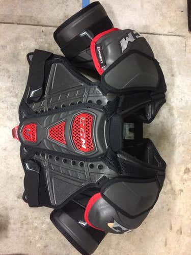 BRAND NEW CCM U+ CL Shoulder Pads. SR Large