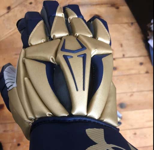 Notre Dame Gloves - Brand New