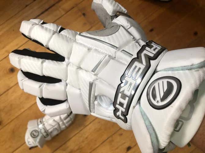 Lightly Used Maverik M3 Gloves