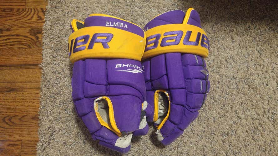 Elmira College Bauer 4 Roll 14" Gloves Used