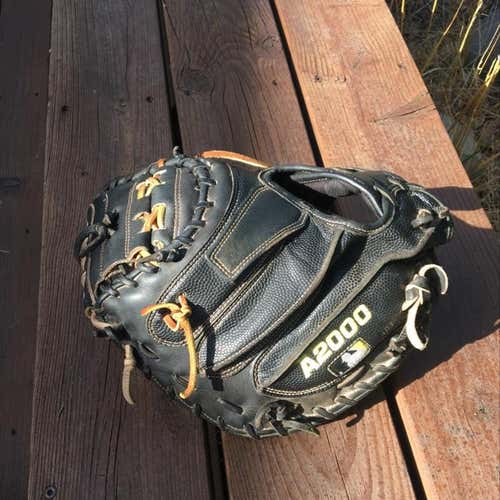 Wilson A2000 Catchers Mitt M1 33.5 Superskin