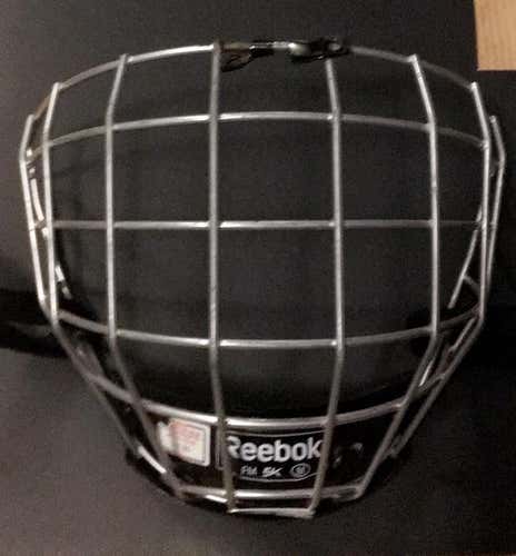 Reebok Silver Cage Senior Medium